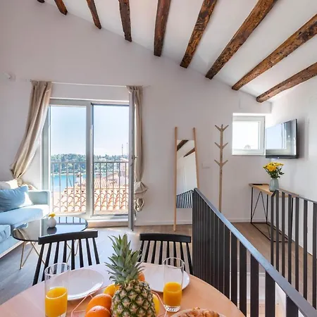 Apartment The Sea View Old Town By Irundo